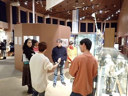 北イリノイ大学学生がいのちの博物館に来館