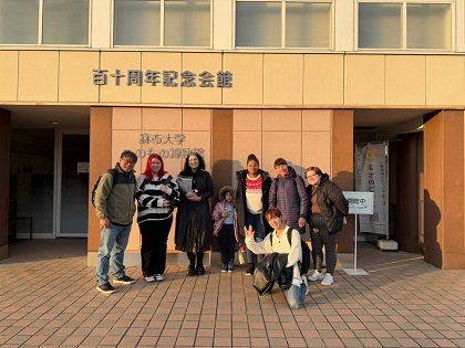 北イリノイ大学学生がいのちの博物館に来館