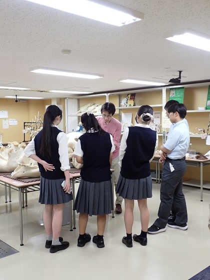 桐蔭学園高等学校の皆さんが来館されました