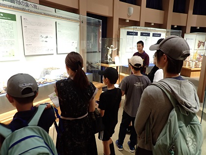 館内の案内は博物館解説サークル