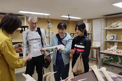 スルガ銀行サイクリング・プロジェクトの方がいのちの博物館に来館