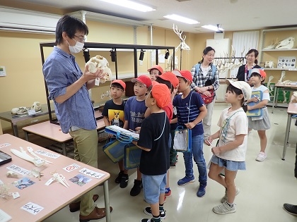 相模原市立根小屋小学校と湘南小学校3年生が来館