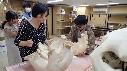 嘉義大学(台湾)の先生方がいのちの博物館に来館