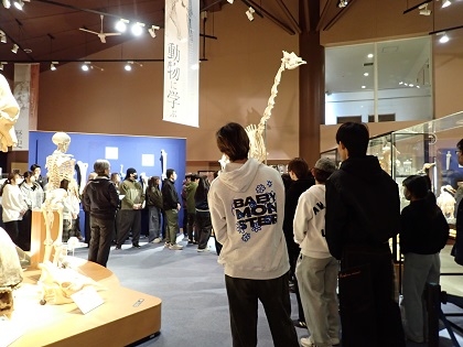 食品生命科学科がいのちの博物館で授業「生理学実習」