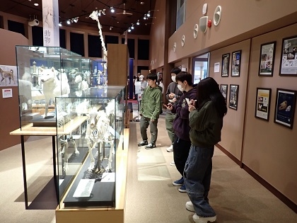 食品生命科学科がいのちの博物館で授業「生理学実習」