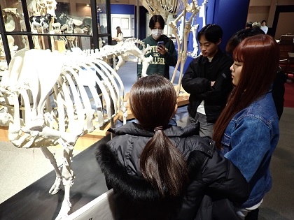 食品生命科学科がいのちの博物館で授業「生理学実習」